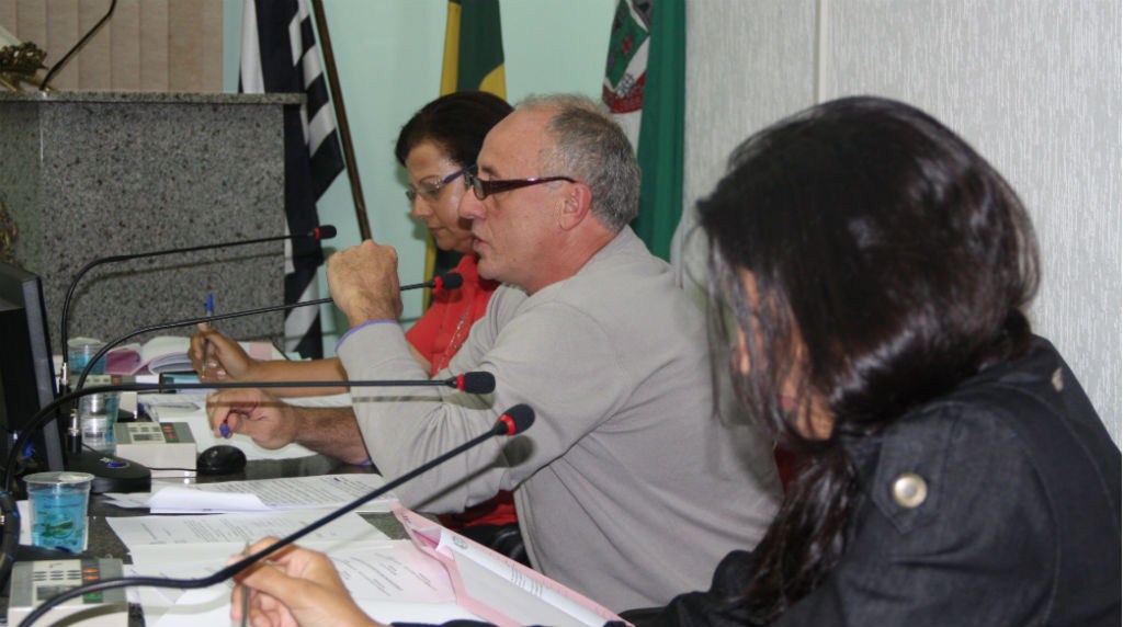 Vereadores aprovam reajuste de salário para servidores