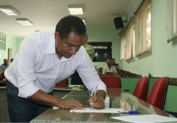 CMAS toma posse em sessão na Câmara