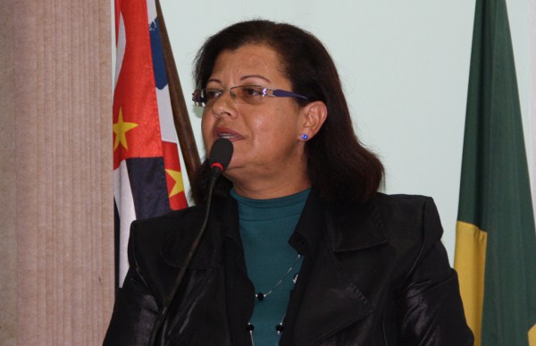 Vereadora sugere convênio com Governo do Estado;