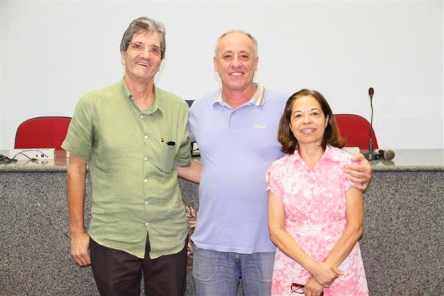 Uma singela homenagem de despedida dos funcionarios Cleide e Domingos