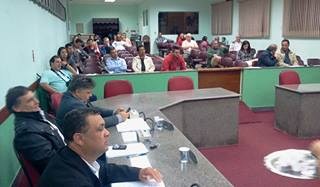 Vereadores na 32ª sessão.