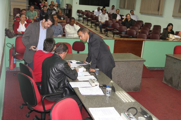 Vereadores votam parcelamento da dívida do Fussbe;