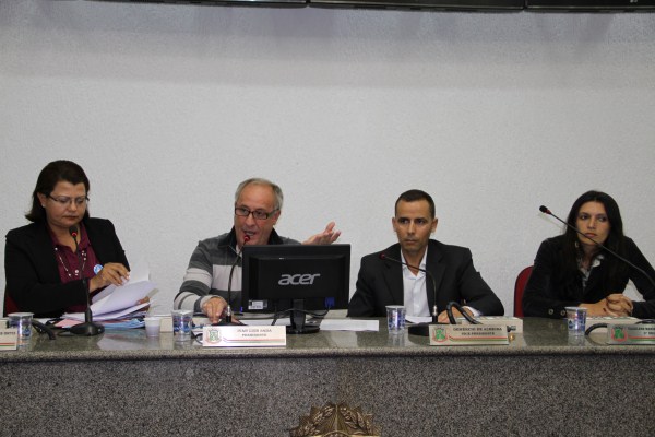 Vetos do prefeito são derrubados na 23ª sessão;