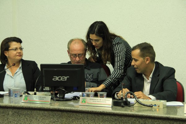 Câmara discute necessidade de processo seletivo para cargos da Educação