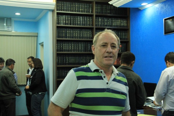 Ivan Sada cobra do Executivo projeto sobre taxistas