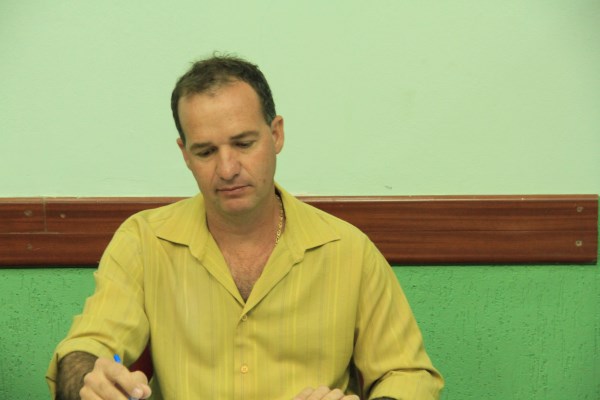 Vereador Elton indica reforma de parque de diversão