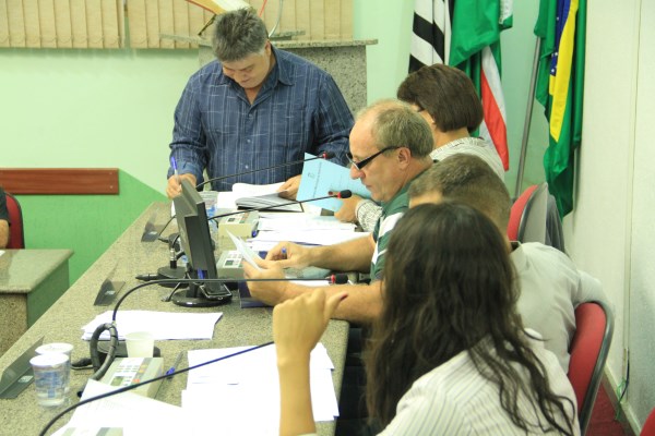 Com apenas um voto, Câmara de Várzea aprova pregão