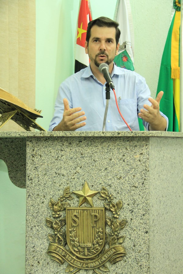 Luciano Marques pede manutenção na Duque de Caxias