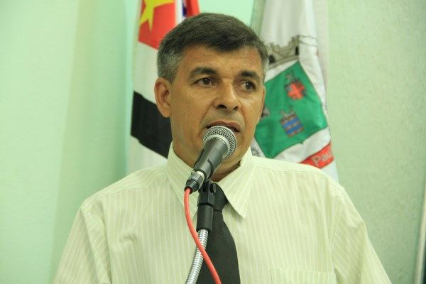 Professor Claudemir preocupado com segurança na Vila Real