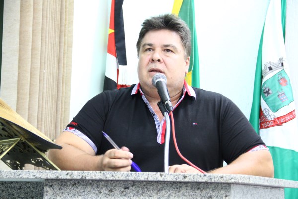 Vereadores aprovam moção de repúdio pelo aumento nas passagens de ônibus