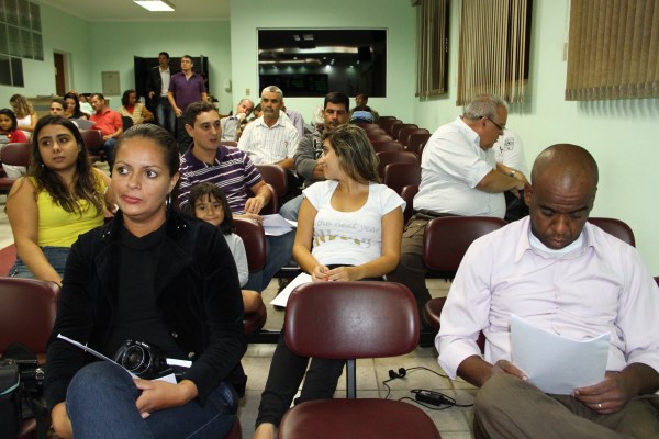 Vereadores aprovam projetos e requerimentos