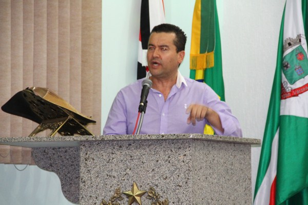 Coletores de lixo podem parar na cidade