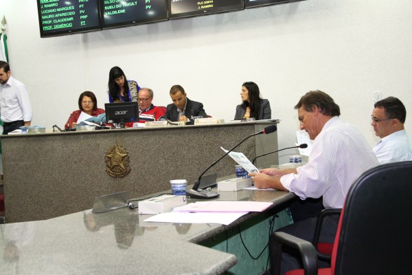 Câmara aprova extinção de cargos