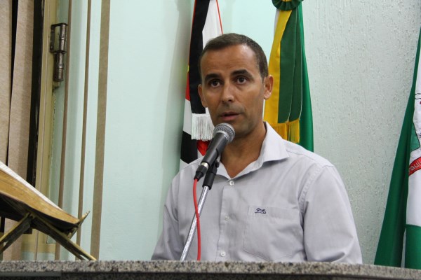 Demércio questiona debate sobre Requerimentos e Regimento Interno