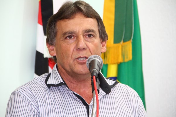 Silso pede troca de areia por grama sintética em parquinhos escolares