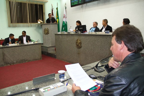 Vereadores sinalizam problemas por toda a cidade