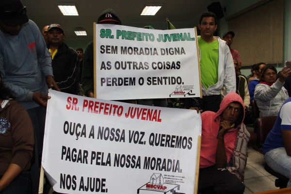 Desalojados pedem apoio aos vereadores