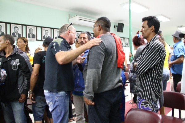 Sessão registra manifestações...