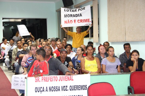 Sem-casa lotam a Câmara.