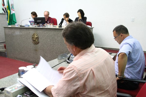 Dois Projetos e um Requerimento aprovados