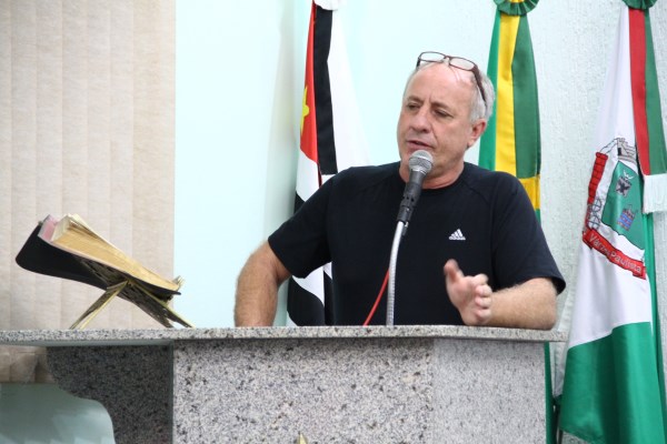 Ivan se despede da presidência