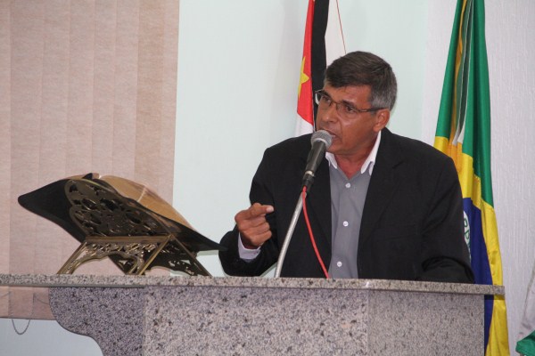 Prof. Claudemir anuncia melhorias no Novo Mundo