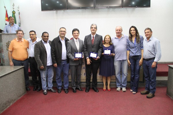 Homenagem a ex-servidores abre Semana Cinquentenária