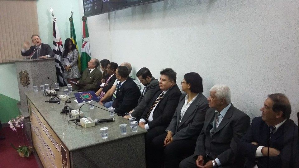 Sessão solene homenageia ex-presidentes