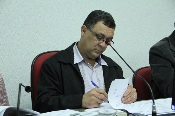 Mauro parabeniza secretaria de Infraestrutura