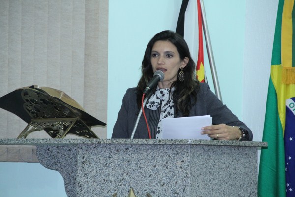 Valdilene comenta parecer de Tribunal de Contas