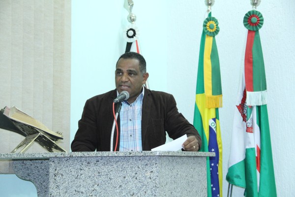 Ramiro pede investimentos em iluminação pública