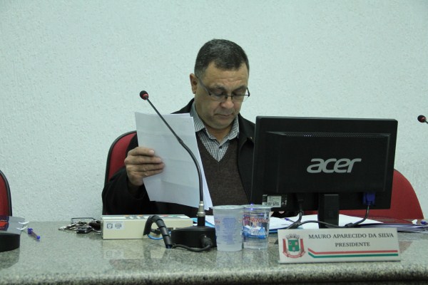 Presidente da Câmara pede solução para o asfalto da rua Tucuna