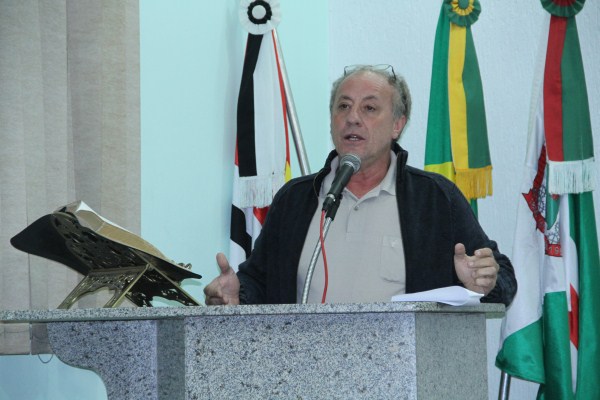 Vereadores aprovam Requerimento pedindo ação da Sabesp