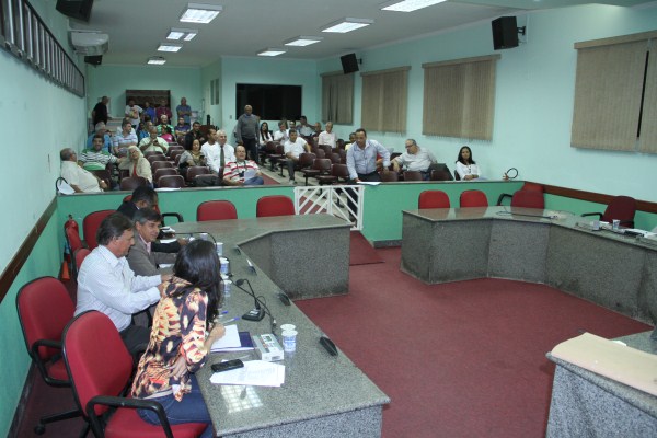 Câmara rejeita contas de ex-prefeito Eduardo