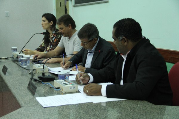 4 Requerimentos foram lidos e serão votados na próxima sessão