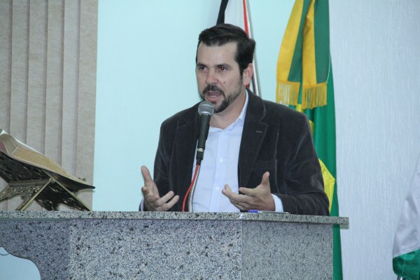 Professor Luciano comenta resposta sobre segurança pública