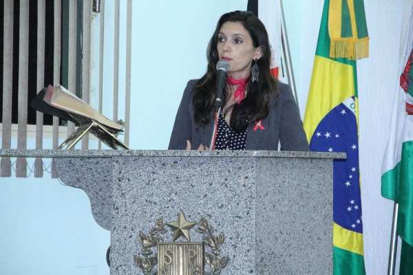 Moção parabeniza caminhada contra câncer de mama