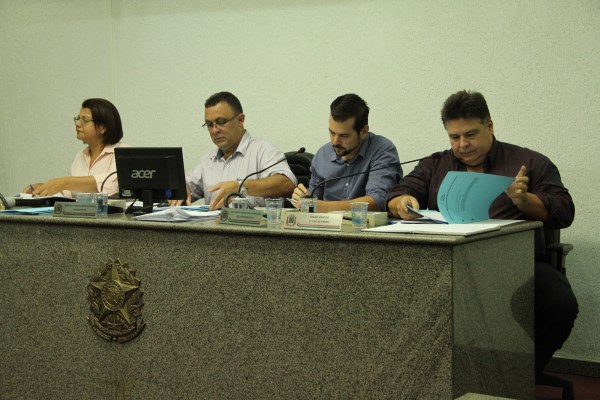 6 Projetos, Requerimento e Moção são aprovados