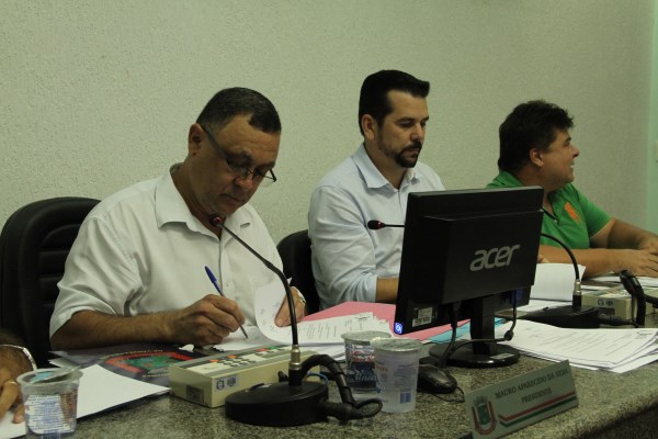 Câmara aprova Projeto, Moção e 2 Requerimentos