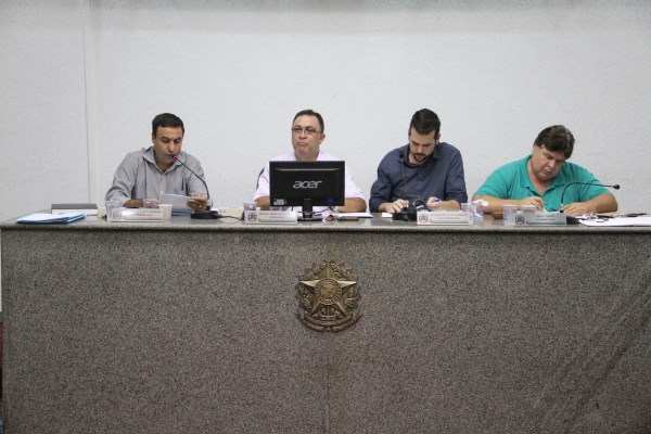 Aprovado projeto que ajusta idade para aposentadoria