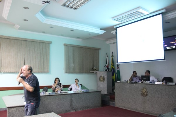 Ivan volta a criticar estrutura do Hospital Municipal