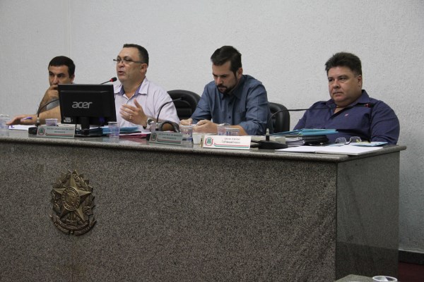 Câmara aprova 4 itens na sessão de 26 de abril