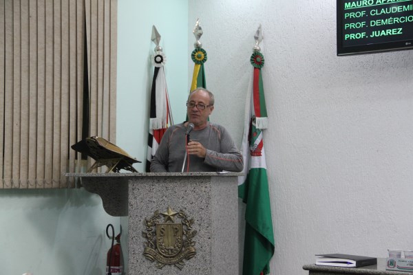 Requerimento quer informações sobre contrato entre Prefeitura e INCV