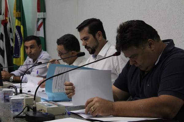 Câmara aprova Requerimento, discute Hospital e reajuste