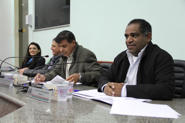 Projeto, Requerimento e 2 Moções são aprovados