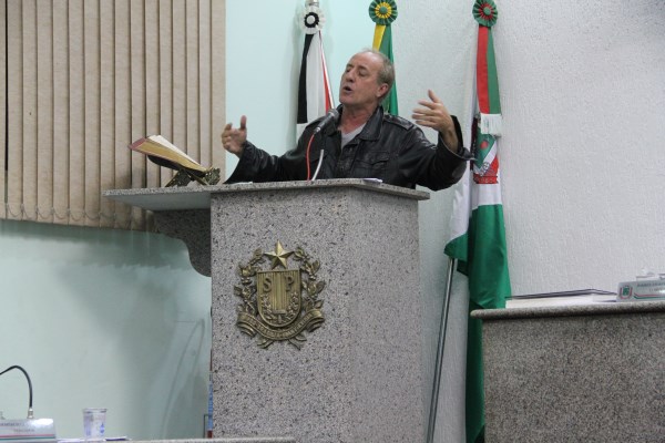 Ivan critica condições do Jardim Novo Mundo