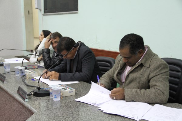 Vereadores aprovam 1 Projeto de Lei e 1 Requerimento