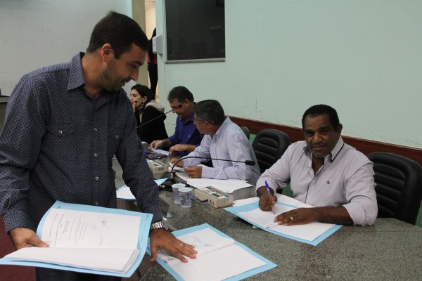 Câmara varzina aprova 5 Projetos de Lei e 2 Requerimentos