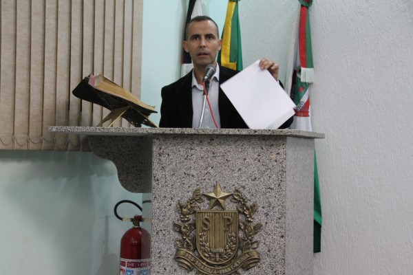 Demércio questiona falta de pagamento a merendeiras