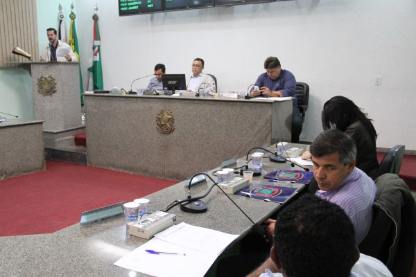 Luciano questiona Artesp e transporte público